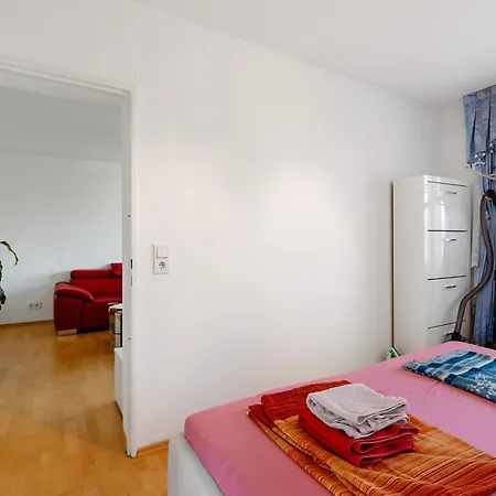 Helle, Ruhige Dachwohnung Eningen unter Achalm Exterior foto