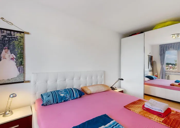 Helle, Ruhige Dachwohnung