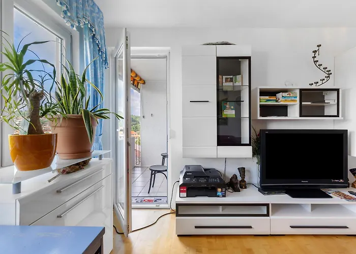 Helle, Ruhige Dachwohnung