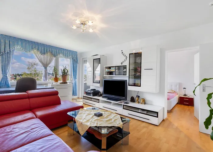 Helle, Ruhige Dachwohnung