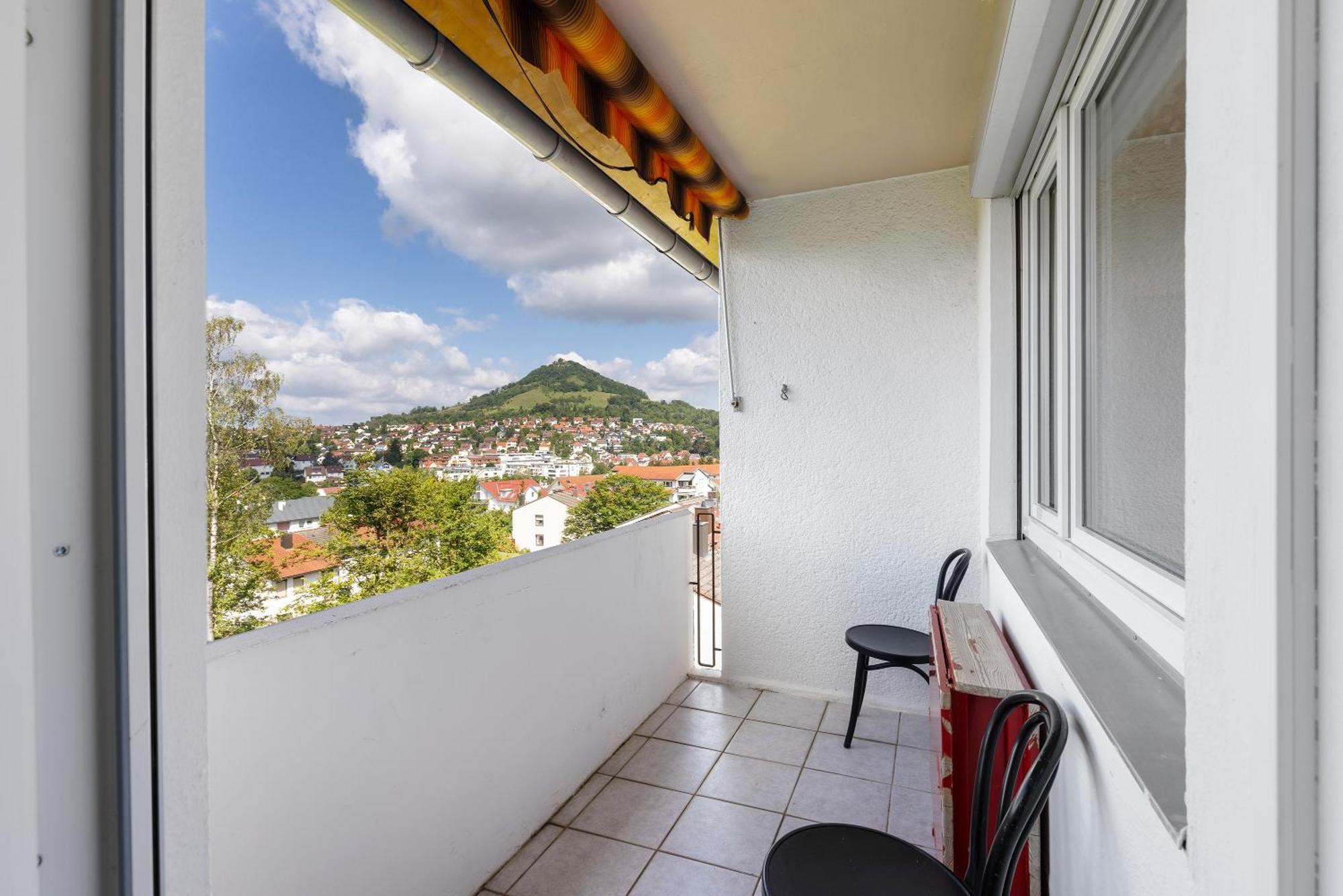Helle, Ruhige Dachwohnung * Eningen unter Achalm